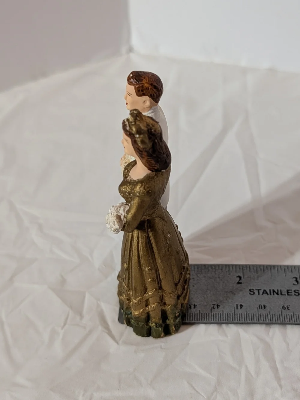 VGT Wedding Cake Topper Bride & Groom Figurine in Gold and White